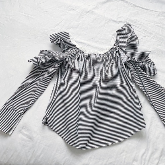 Laundry By Shelli Segul Stripe Cold Sleeve Ruffle Blouse - Picture 9 of 11